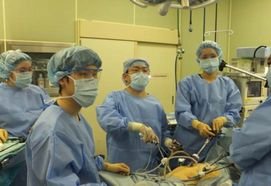 外科 腹腔鏡手術の介助