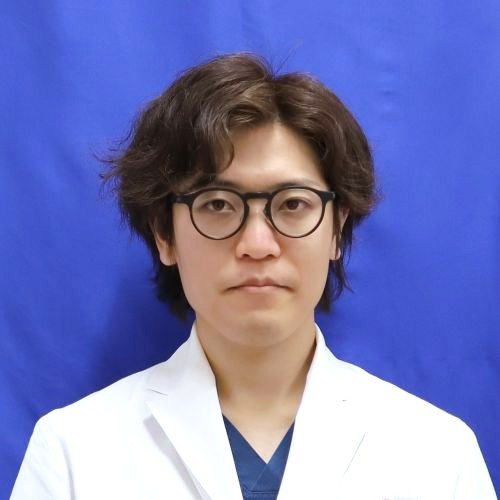 依藤 駿輔 顔写真