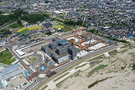 敷地南西側からの工事全景 写真