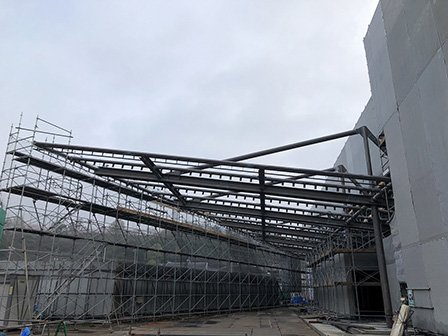 西面主玄関庇(ひさし)鉄骨 写真