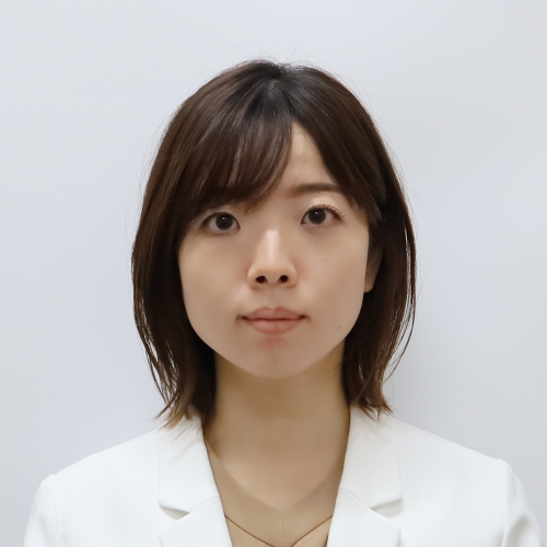 岸 佳苗 顔写真