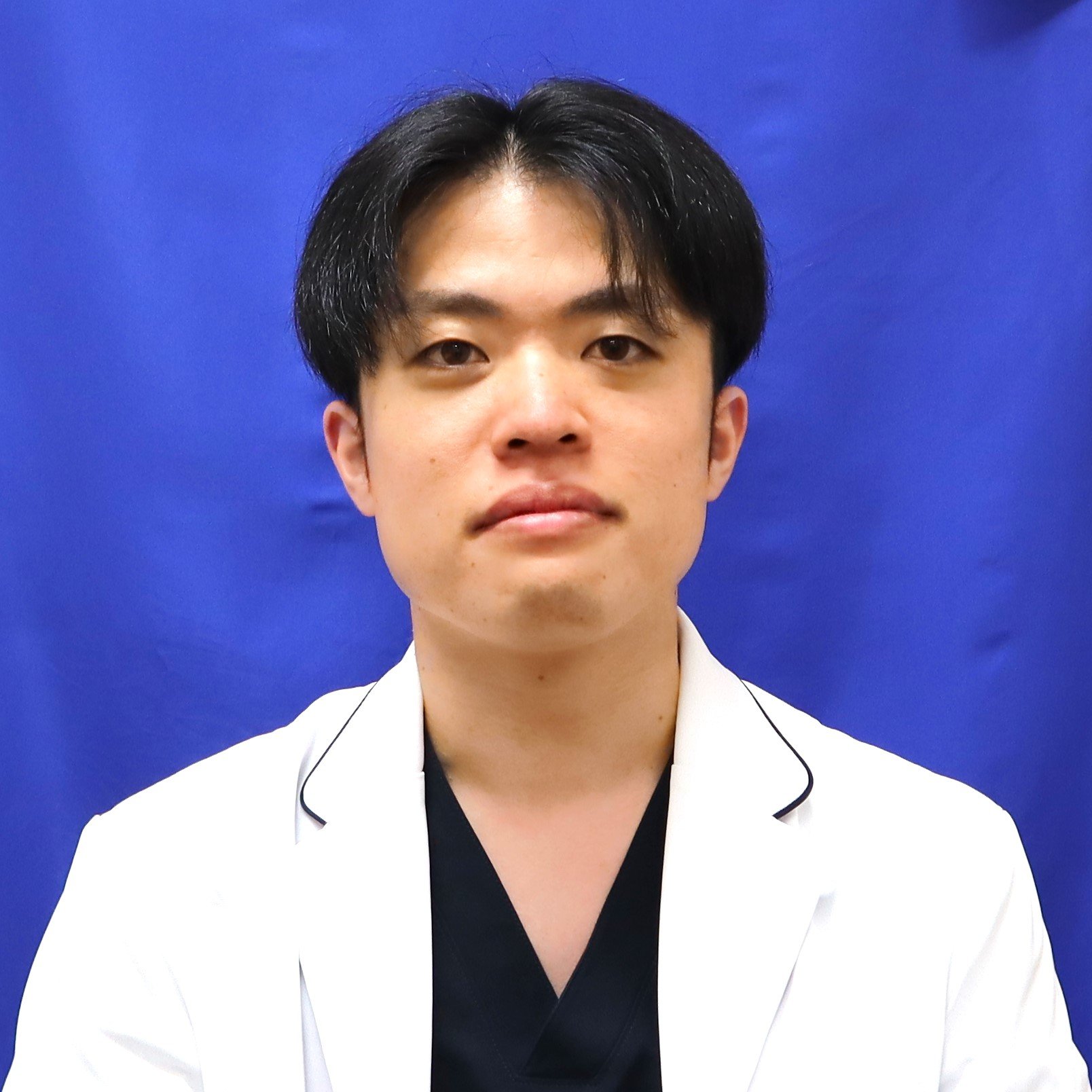 岩田 健吾 顔写真