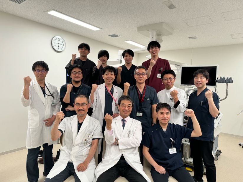 内視鏡内科集合写真2025小.jpg